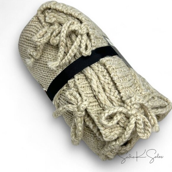 Chunky Rib Knit Christmas Tree Skirt Oatmeal - Hearth & Hand Magnolia 2024 - Picture 5 of 5